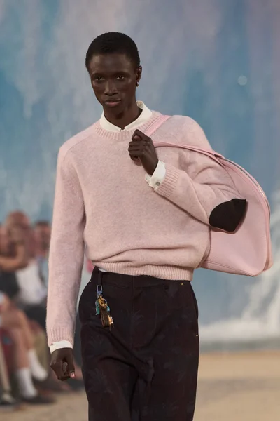 Look 220
